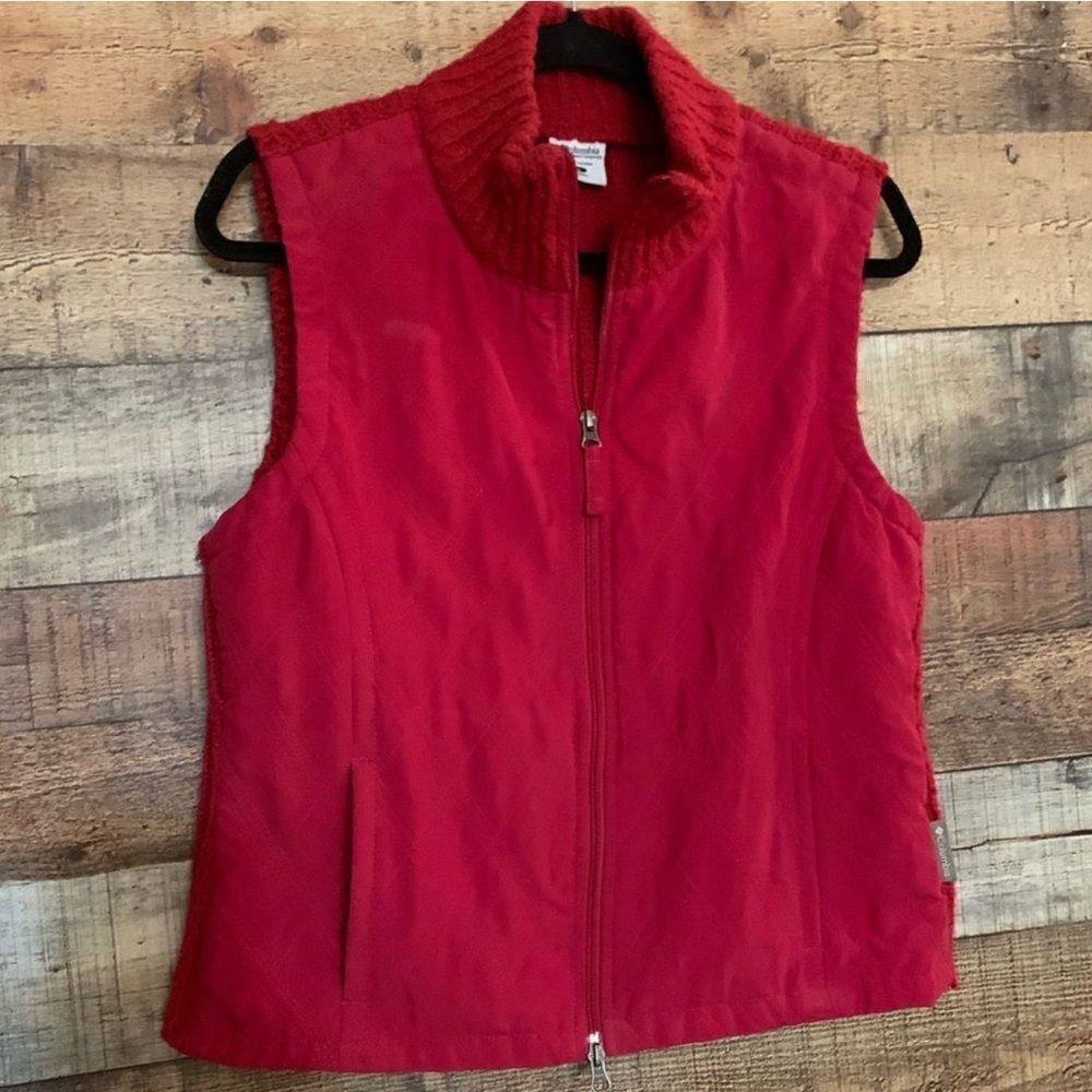 Columbia vest red with quilted front and sweater back, size large